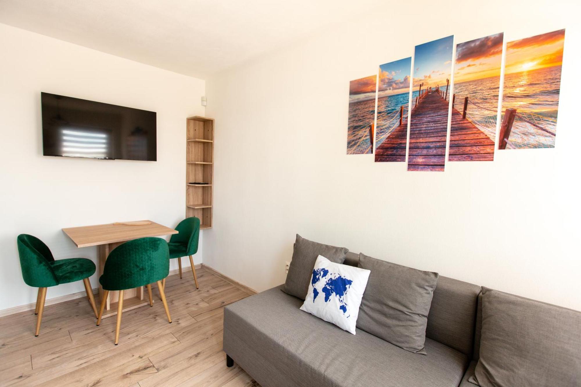 Ahoy Relax Apartmany Nesvady Екстериор снимка